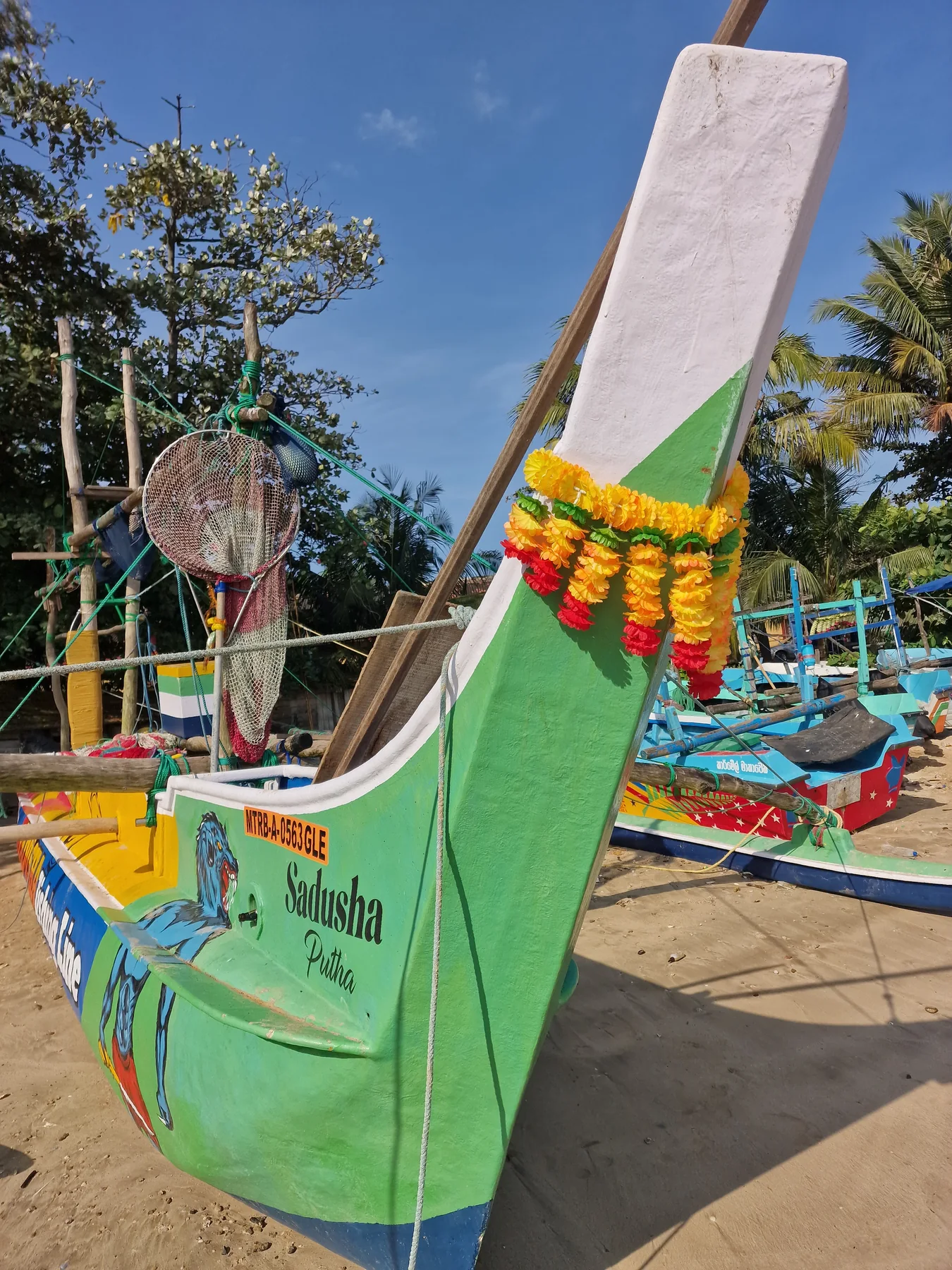 Traditionelles Fischerboot an Sri Lankas Südküste